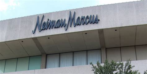 neiman marcus outlet houston